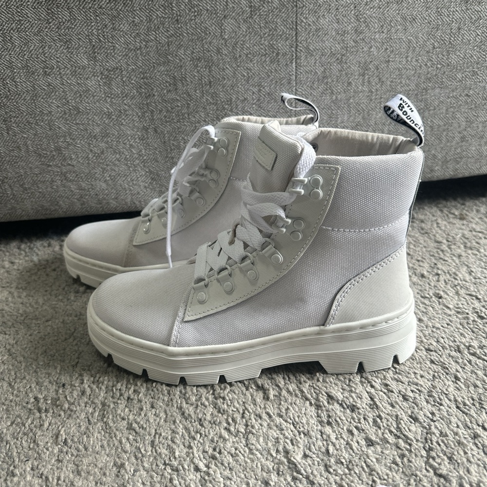 New size 8/39 doc marten combat boots